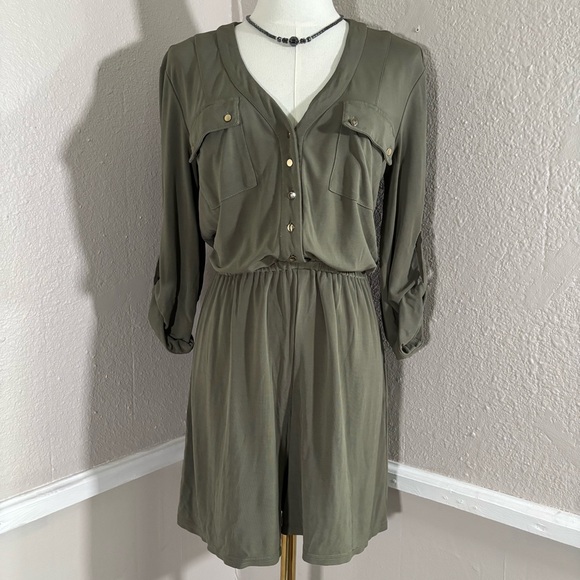 Olive Green Romper Shorts Jumpsuit Size Small 100% Rayon Gold Button Accents - Picture 9 of 9